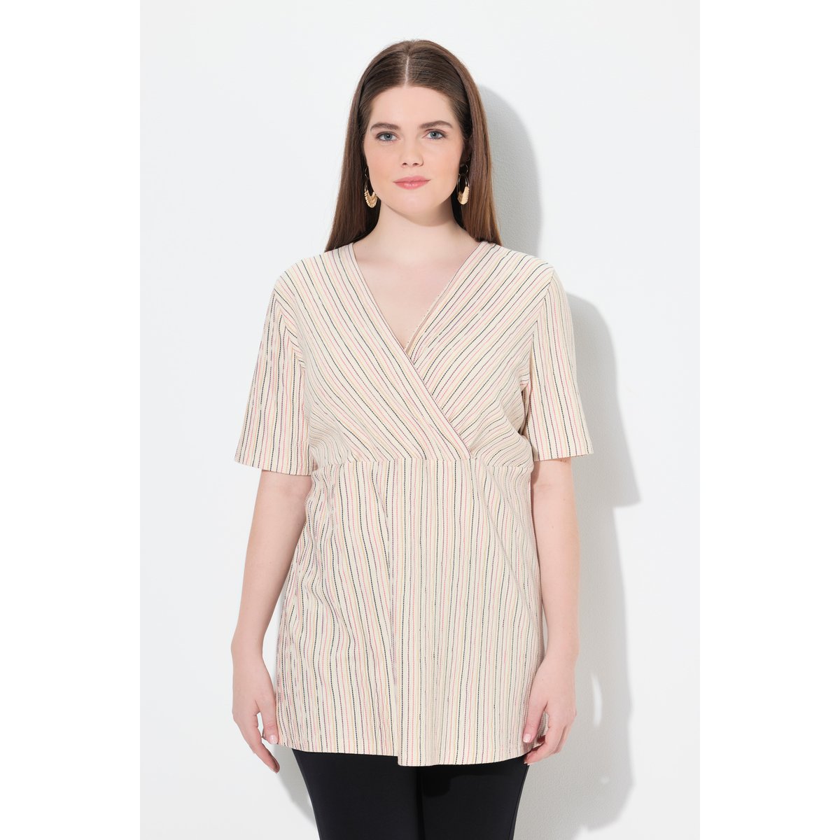 T-shirt en coton bio. Décolleté en V esprit blanc perle, ULLA POPKEN