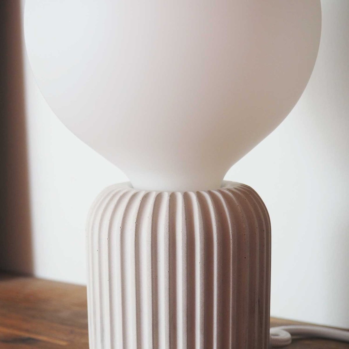 Lampe à poser béton - FROUFROU blanc, GONE'S
