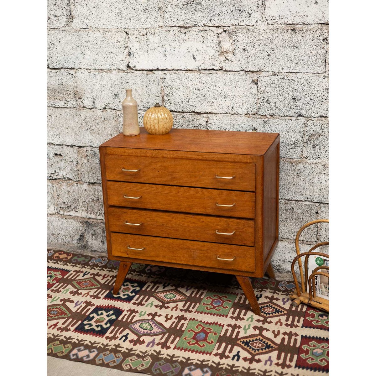 Commode chêne aux pieds compas Olga N°689 - Bon état bois clair, DEBONGOUT