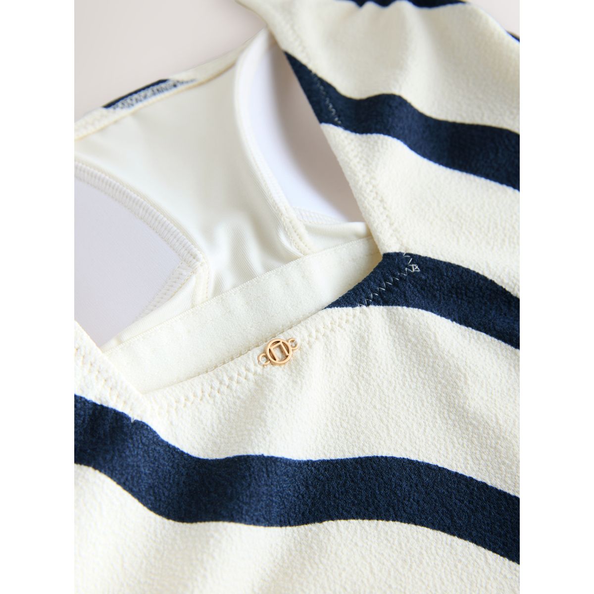 Maillot de bain gainant à encolure carrée marine/blanc ondulé, NEXT