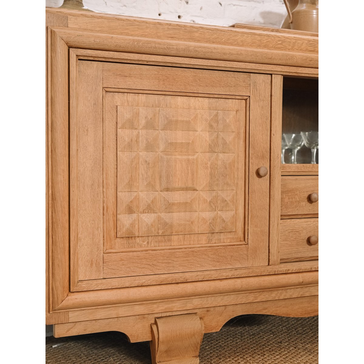 Buffet en bois massif travaillé Gilbert N°1846 - Bon état bois clair, DEBONGOUT