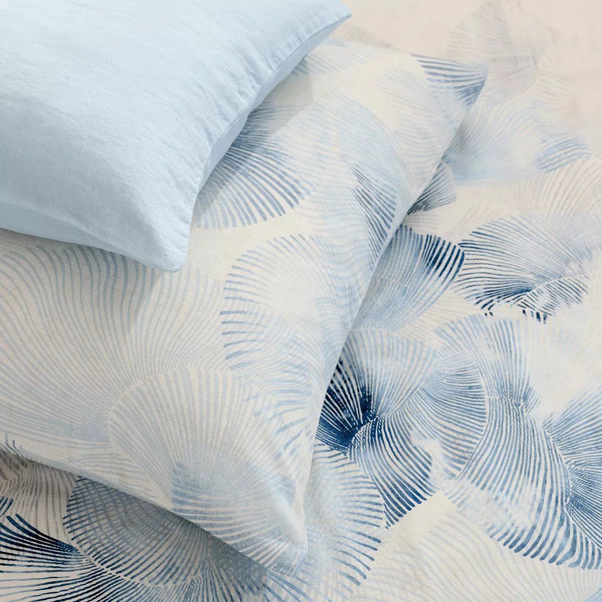 Taie d'oreiller lin & coton lavé VAGUES indigo, GARNIER THIEBAUT