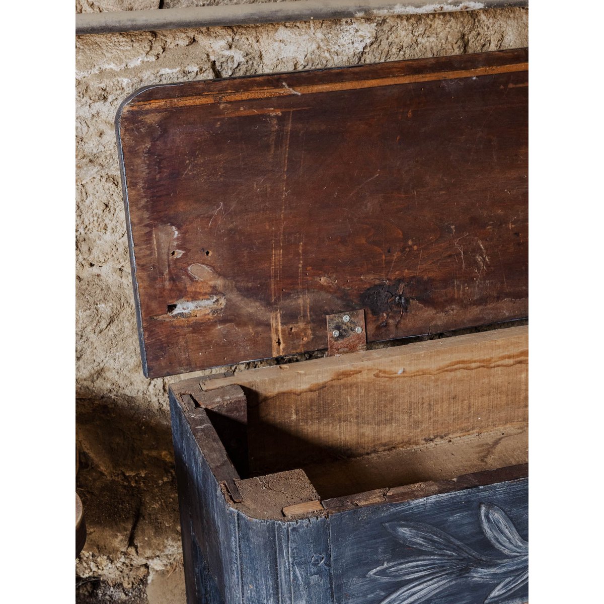Banc coffre en bois noir Antoine N°401 - Bon état noir, DEBONGOUT