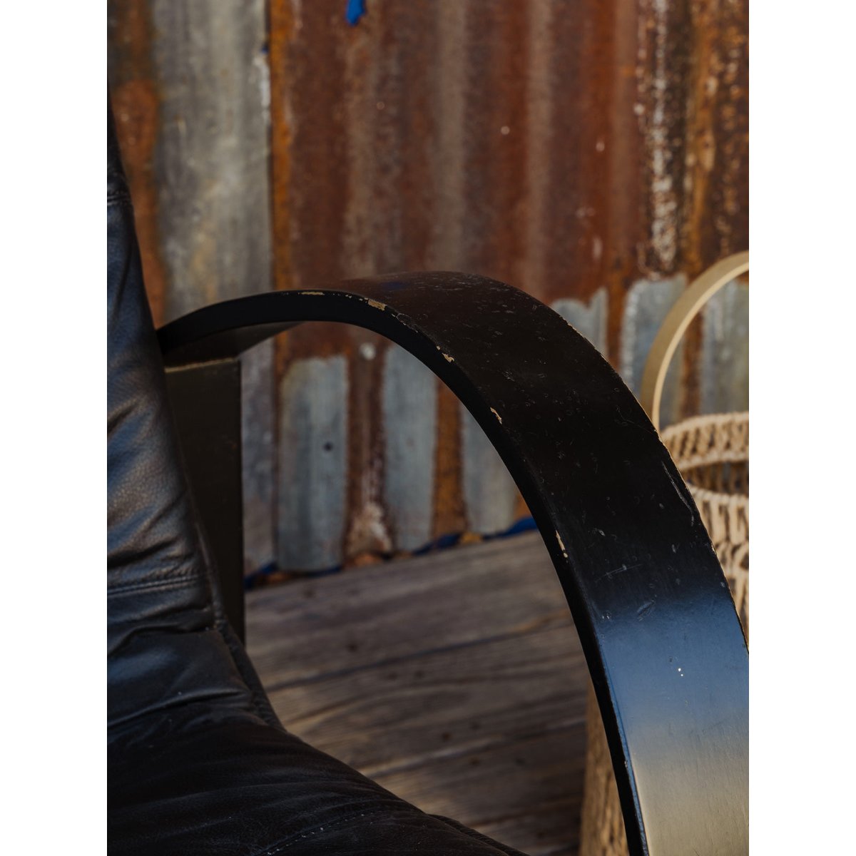 Fauteuil en bois et cuir noir Jakob N°1426 - Bon état noir, DEBONGOUT
