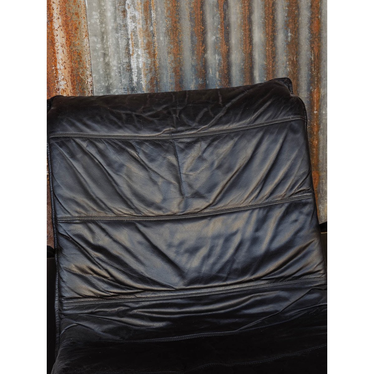 Fauteuil en bois et cuir noir Jakob N°1426 - Bon état noir, DEBONGOUT