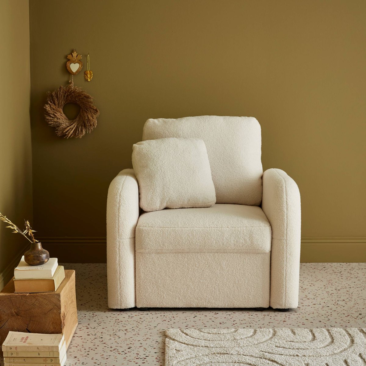 Fauteuil arrondi tissu bouclette MILANO crème, SWEEEK