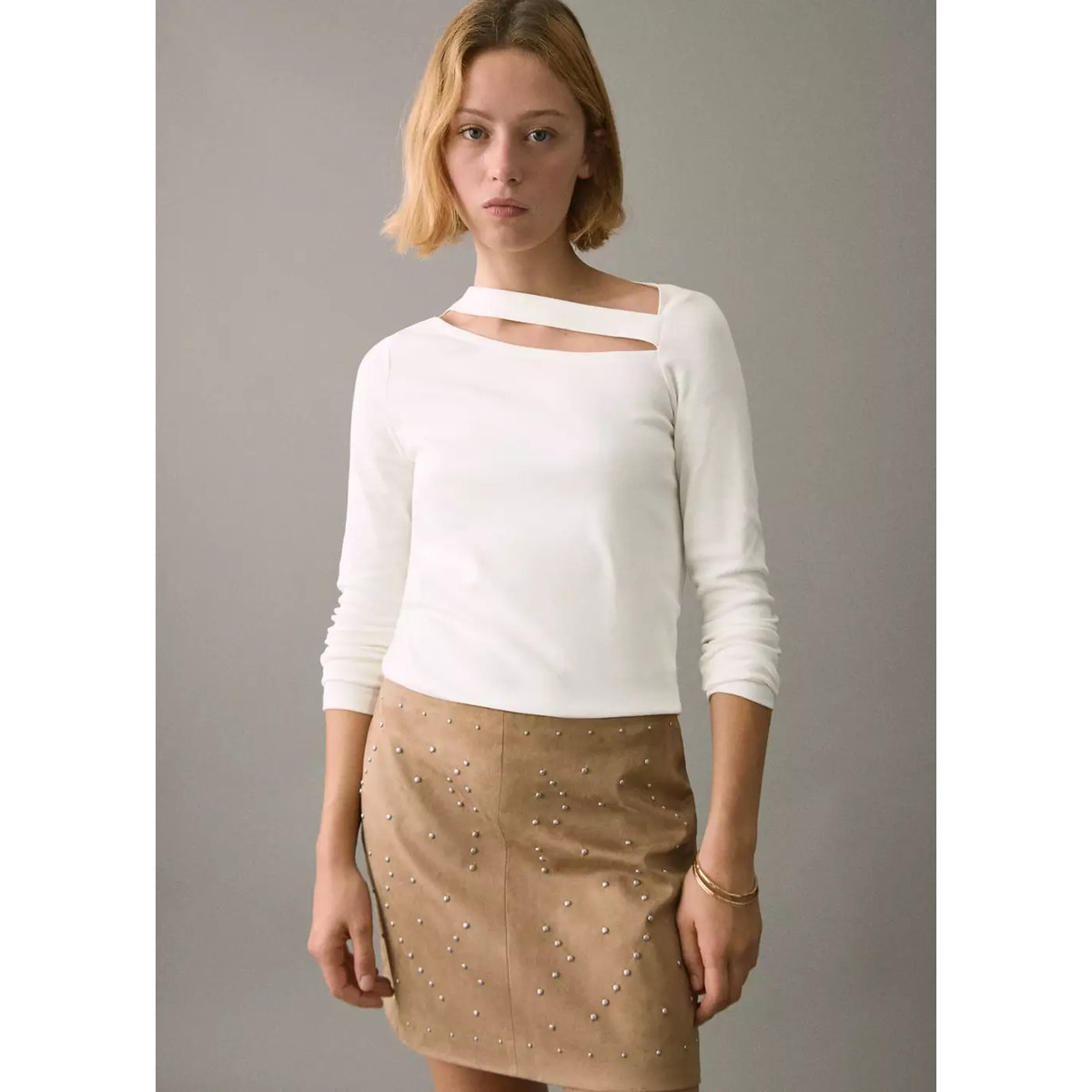 T-shirt asymétrique à découpe blanc cassé, MANGO TEEN