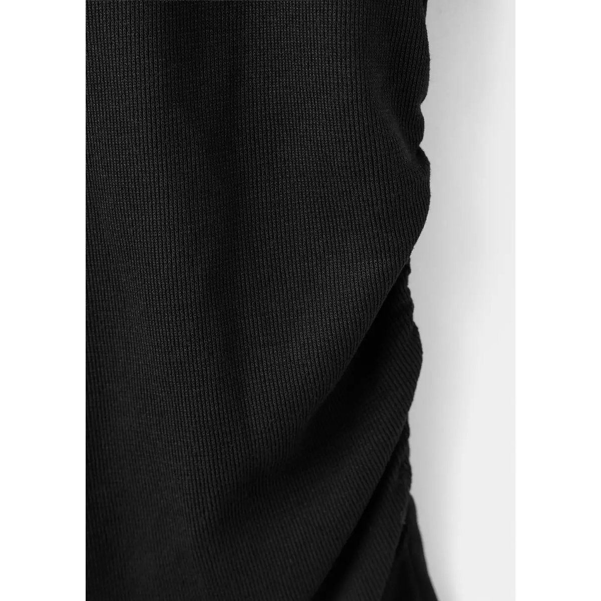 Top asymétrique à col en dentelle noir, MANGO