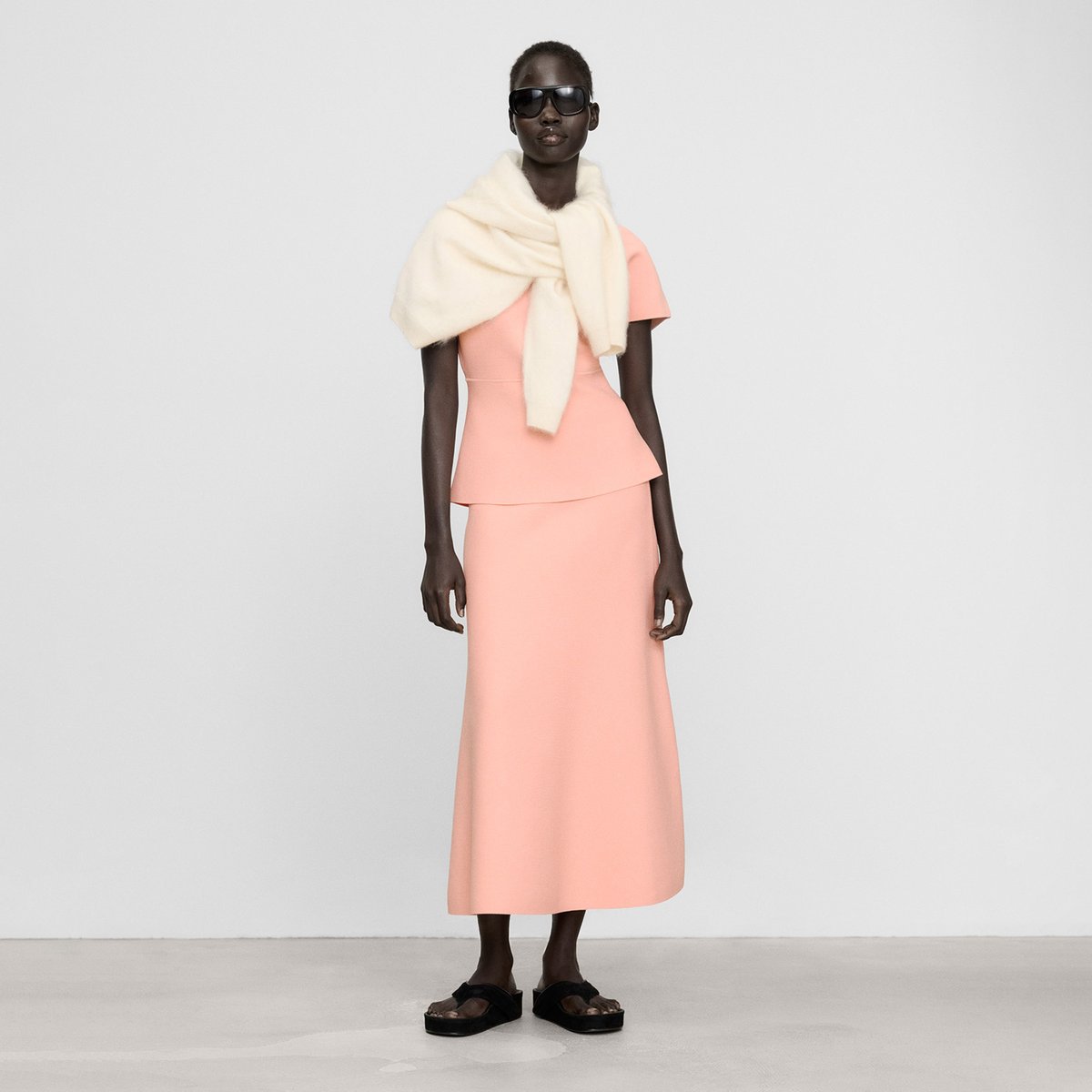 Jupe évasée en maille avec taille élastique saumon, ADOLFO DOMINGUEZ