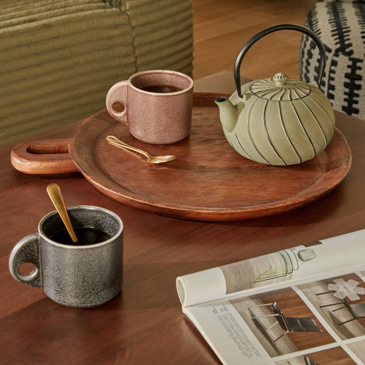 Assiette de présentation ronde en manguier NYERO marron, ATMOSPHERA