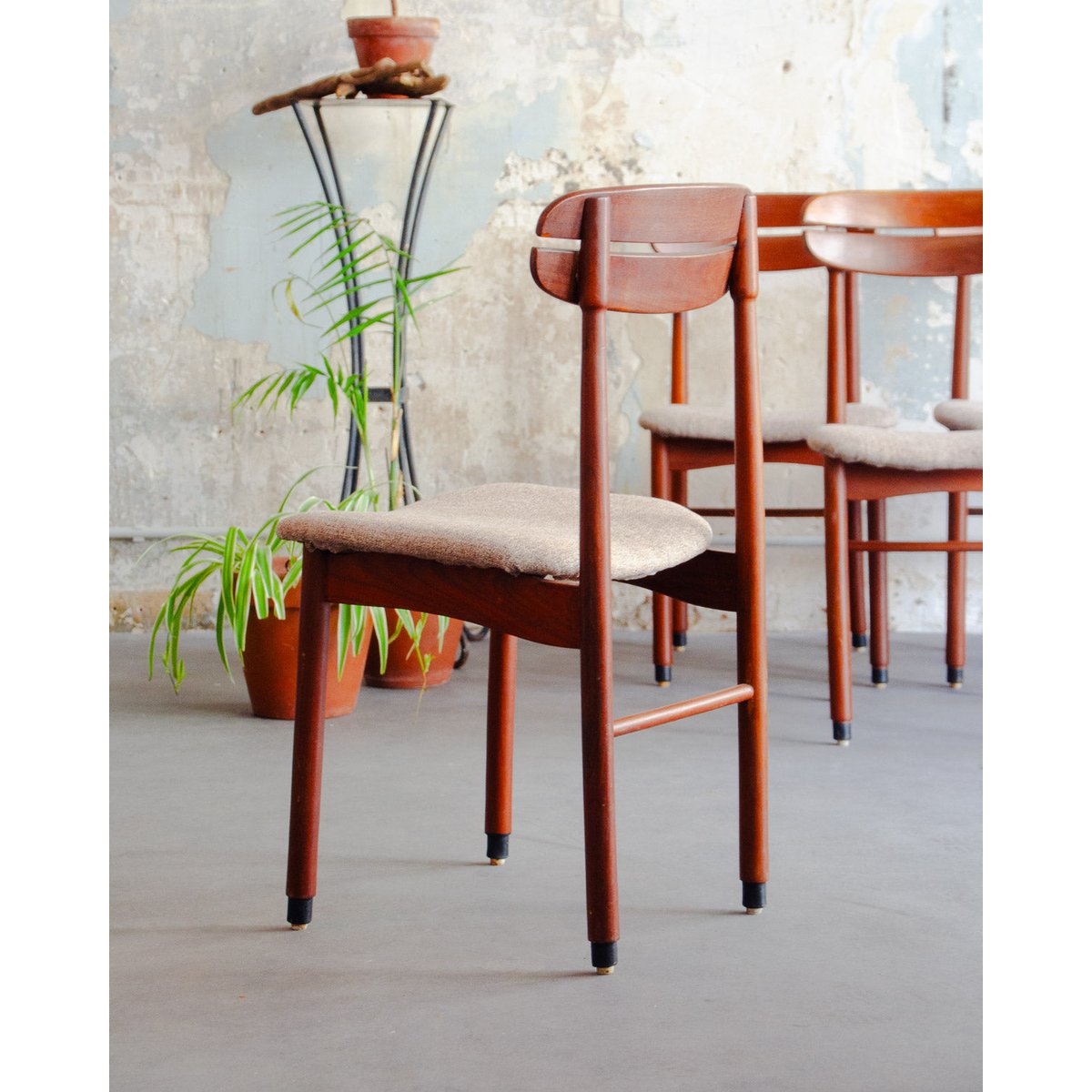 Lot de 4 chaises grain de café Alma N°1534 - Bon état beige, DEBONGOUT