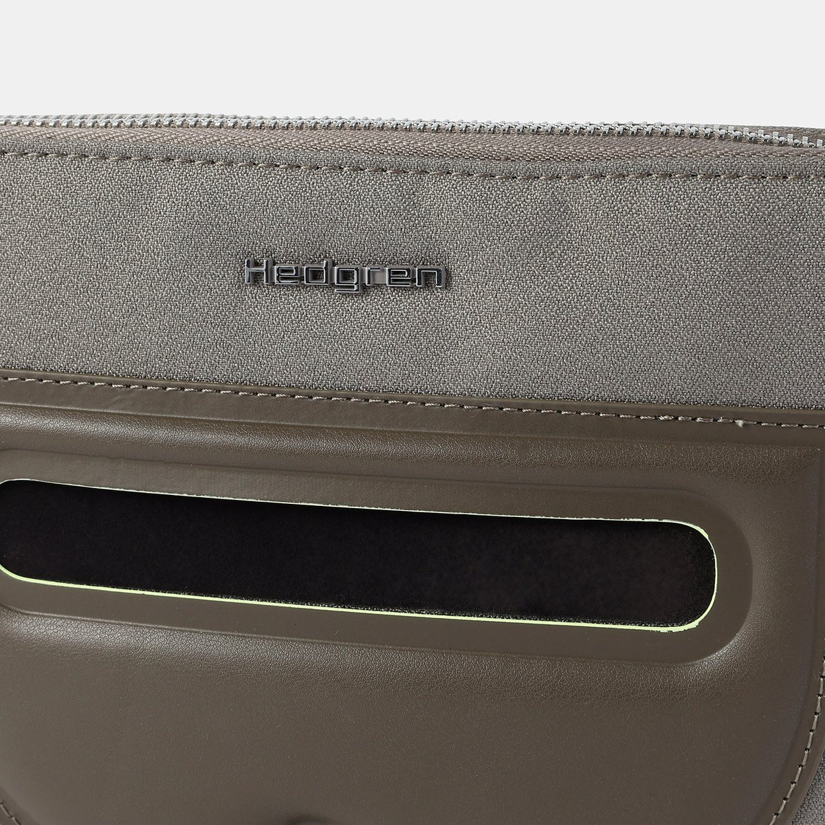 Sac bandoulière demi-lune compact sécurisé vintage taupe, HEDGREN