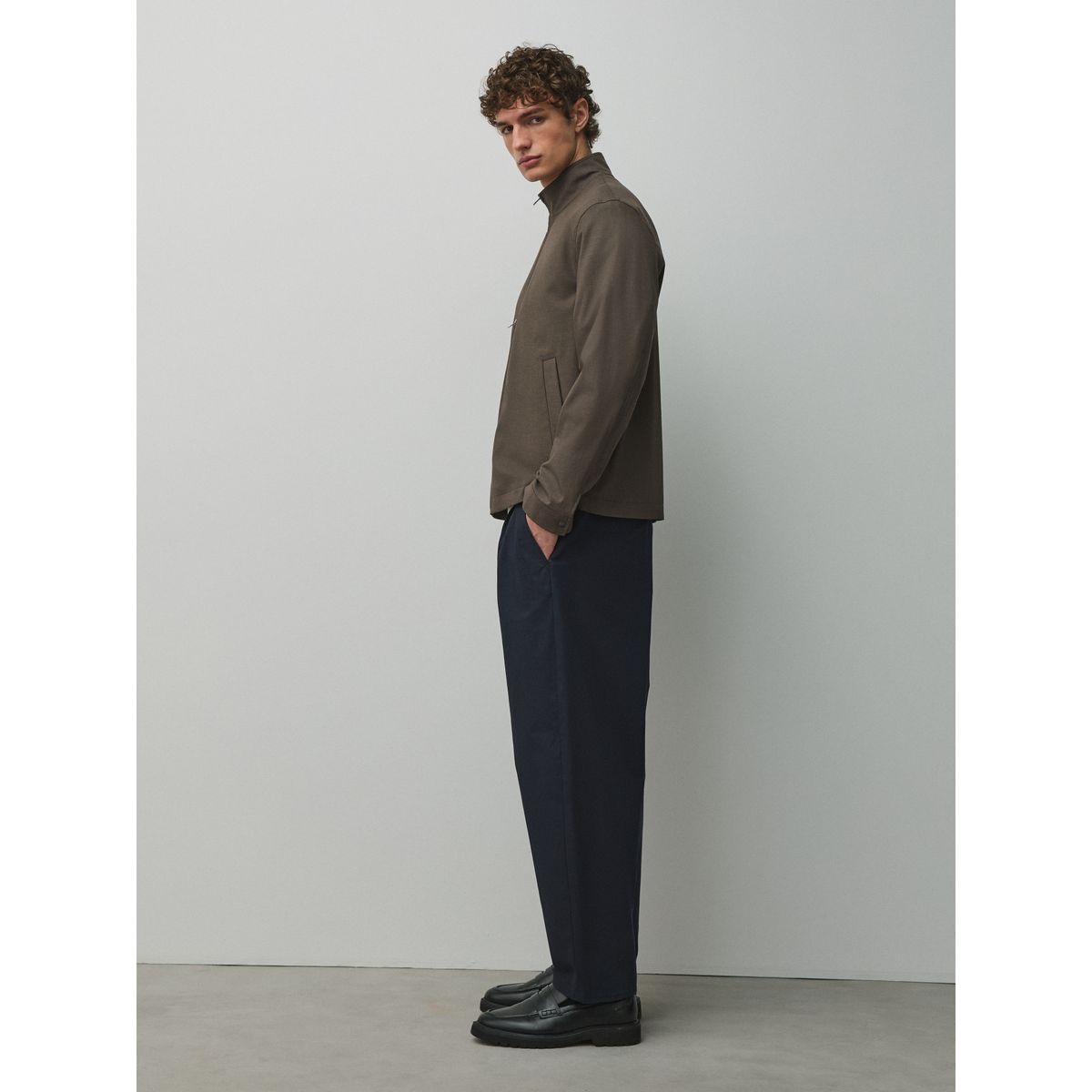 Pantalon chino stretch en coton majoritaire bleu marine, NEXT