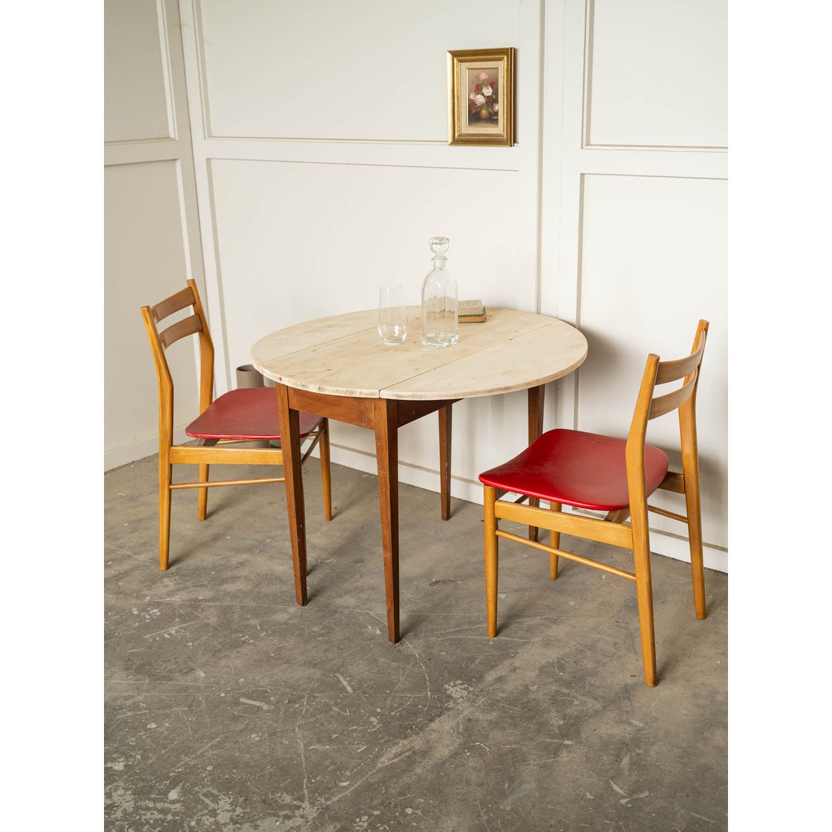 Paire de chaises scandinaves Alma N°2000 - Bon état bois clair, DEBONGOUT