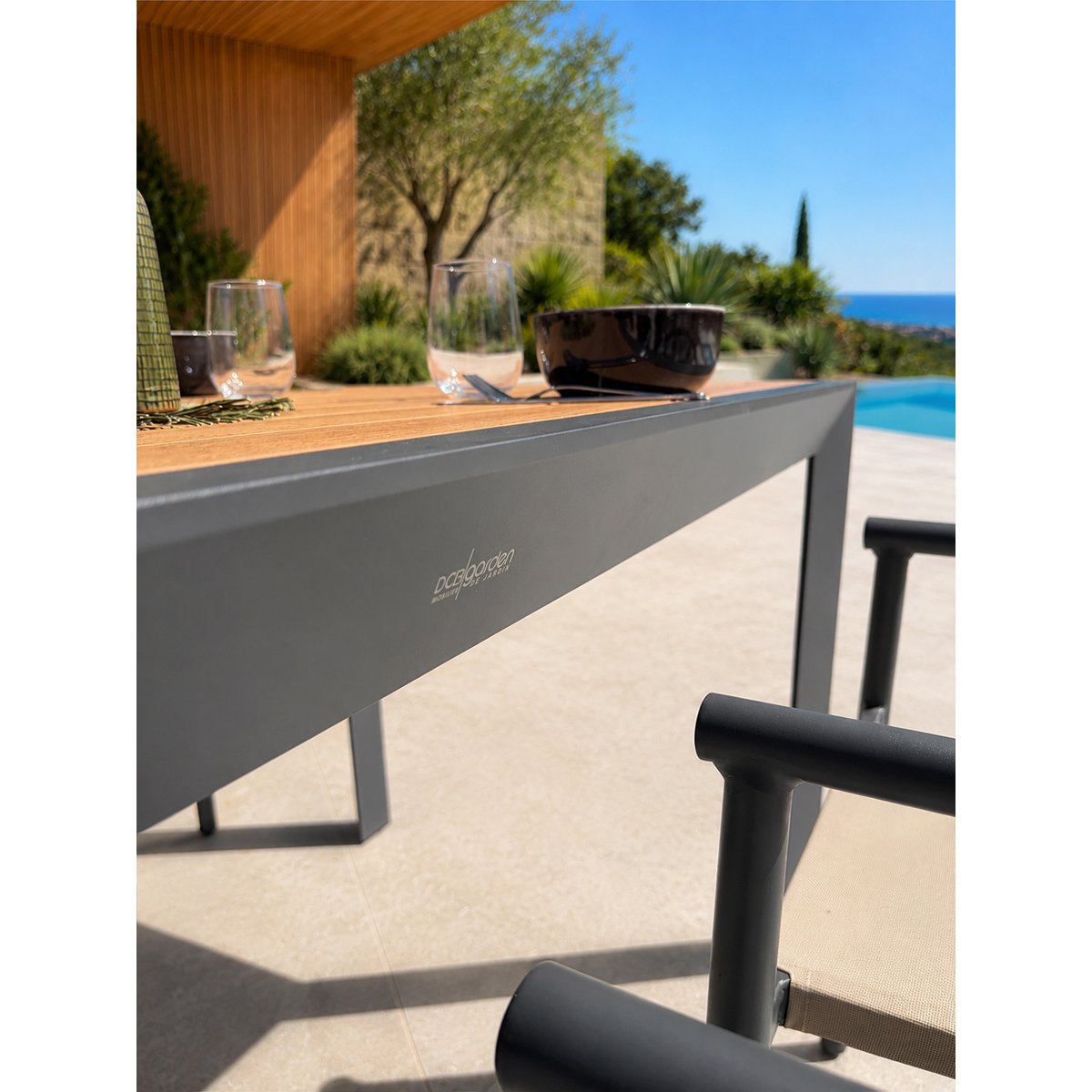 Ensemble repas de jardin 4 à 6 places en alu TONGA gris anthracite, DCB GARDEN