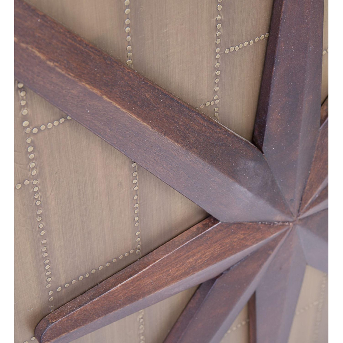Bahut marron, DECORATION D’AUTREFOIS