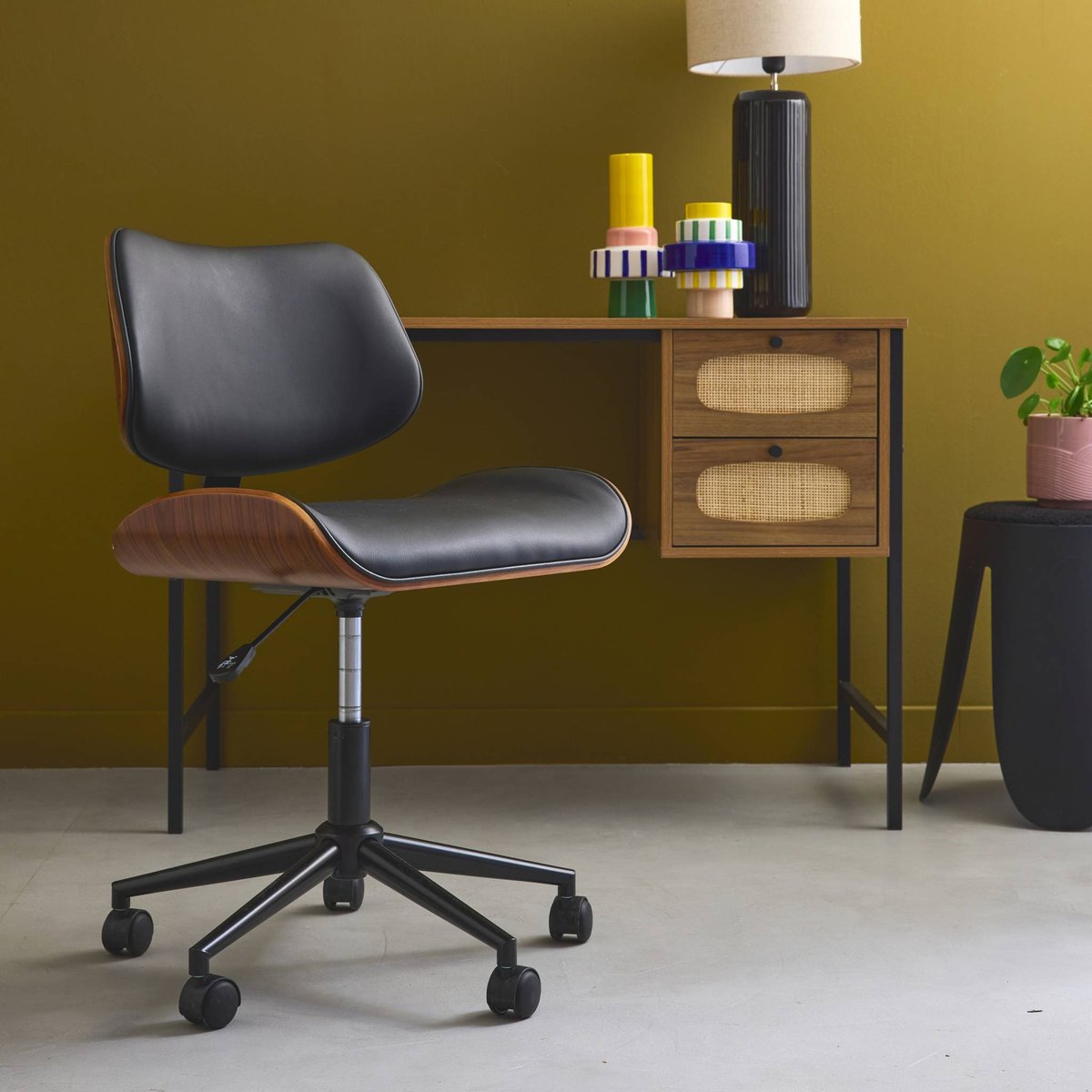 Chaise de bureau à roulettes décor bois courbé et simili cuir KAREN blanc, SWEEEK