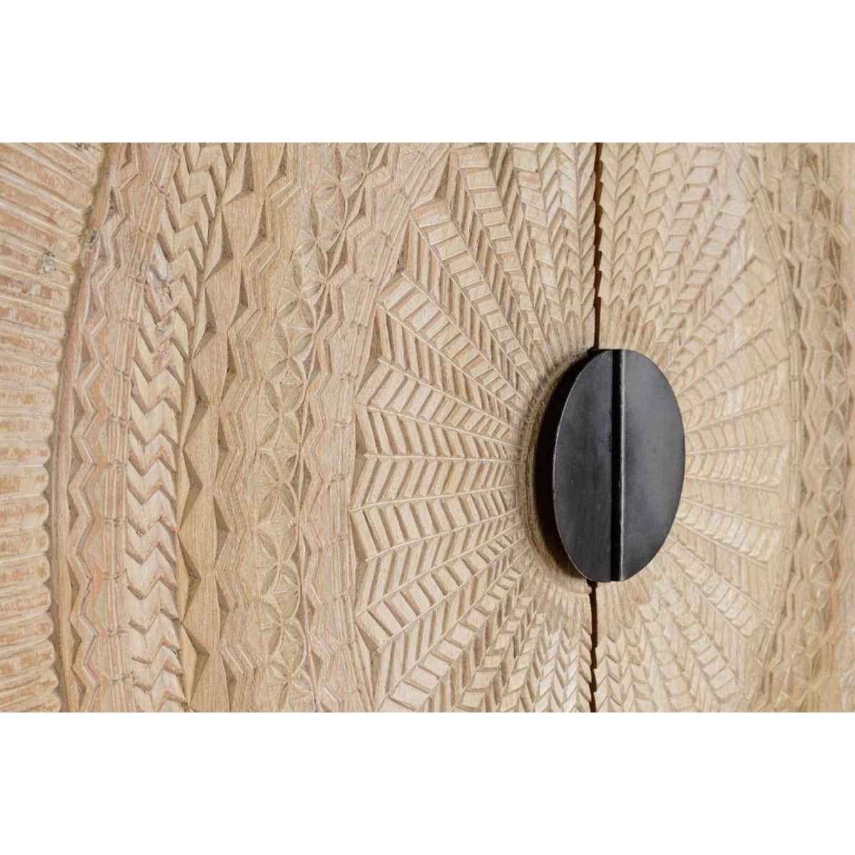 Armoire blanc, DECORATION D’AUTREFOIS