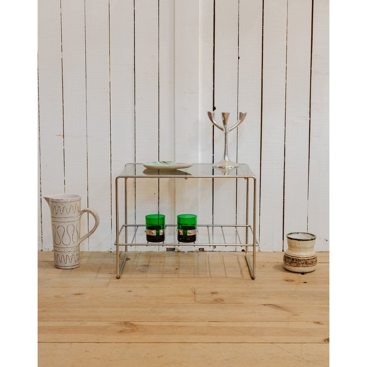 Table d'appoint chromée et verre Hanna N°1695 - Bon état fumé, DEBONGOUT