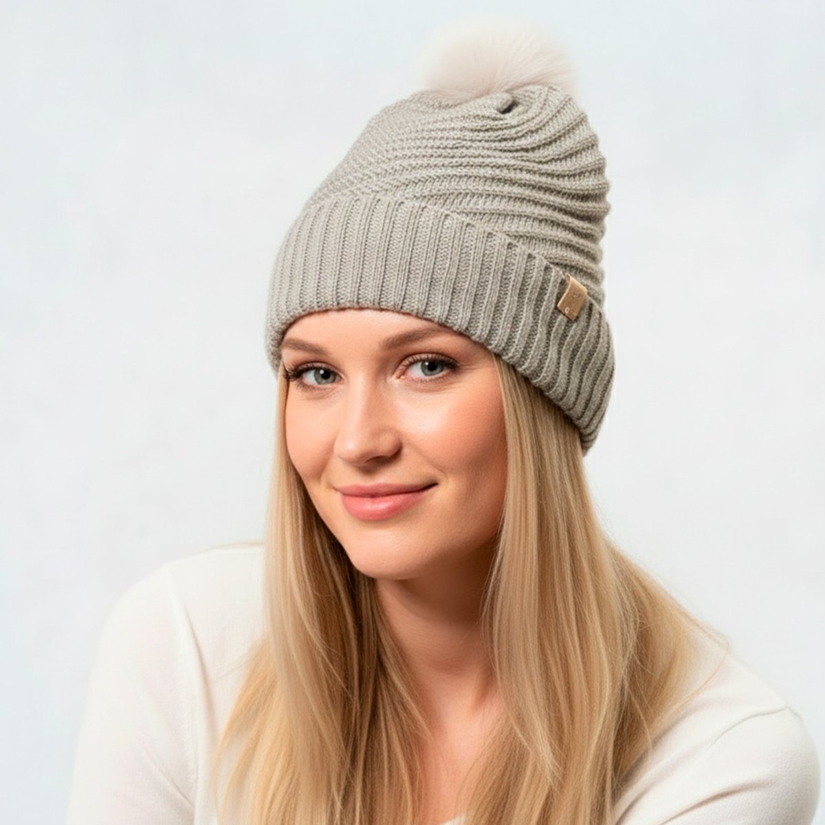 Bonnet n'hésitez pas à compléter votre look avec les gants assortis. gris bronze, ISOTONER