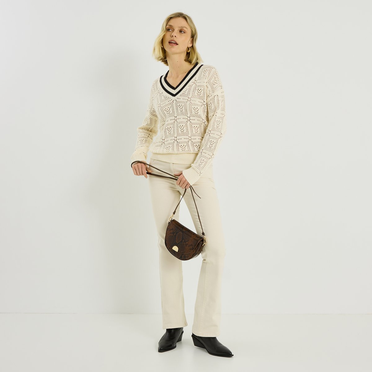 Pull en crochet à col V blanc cassé ecru, GRAIN DE MALICE