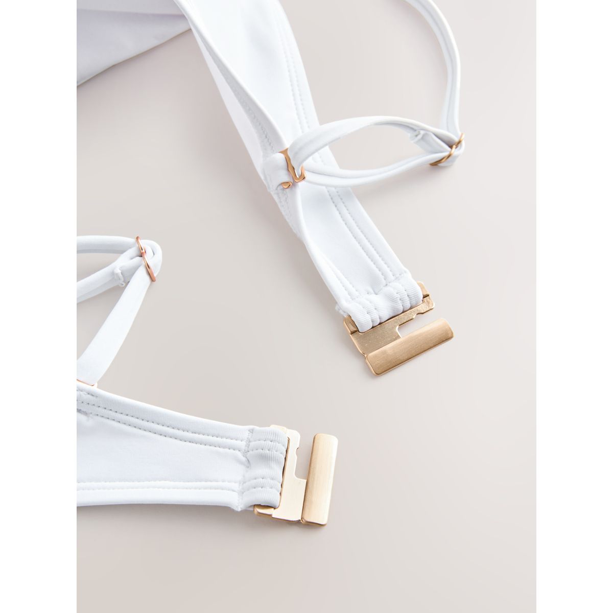 Haut de bikini bandeau volanté à coquillage blanc, NEXT