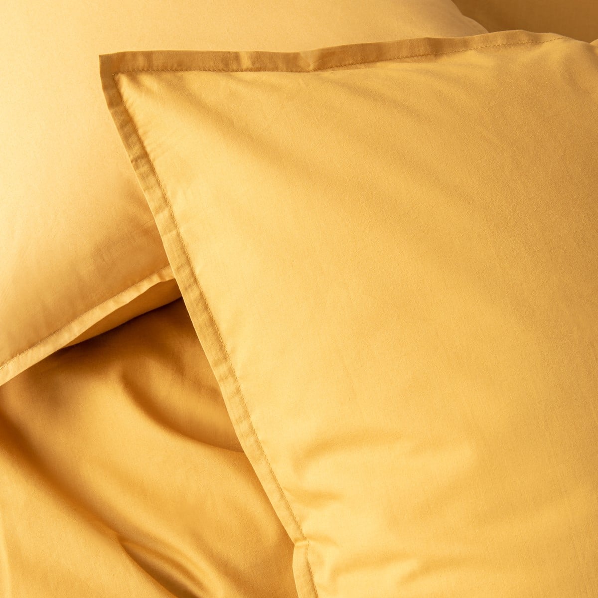 Parure de lit en percale de coton 120 fils- Taies carrées LISBONNE curcuma, COTTON & CO