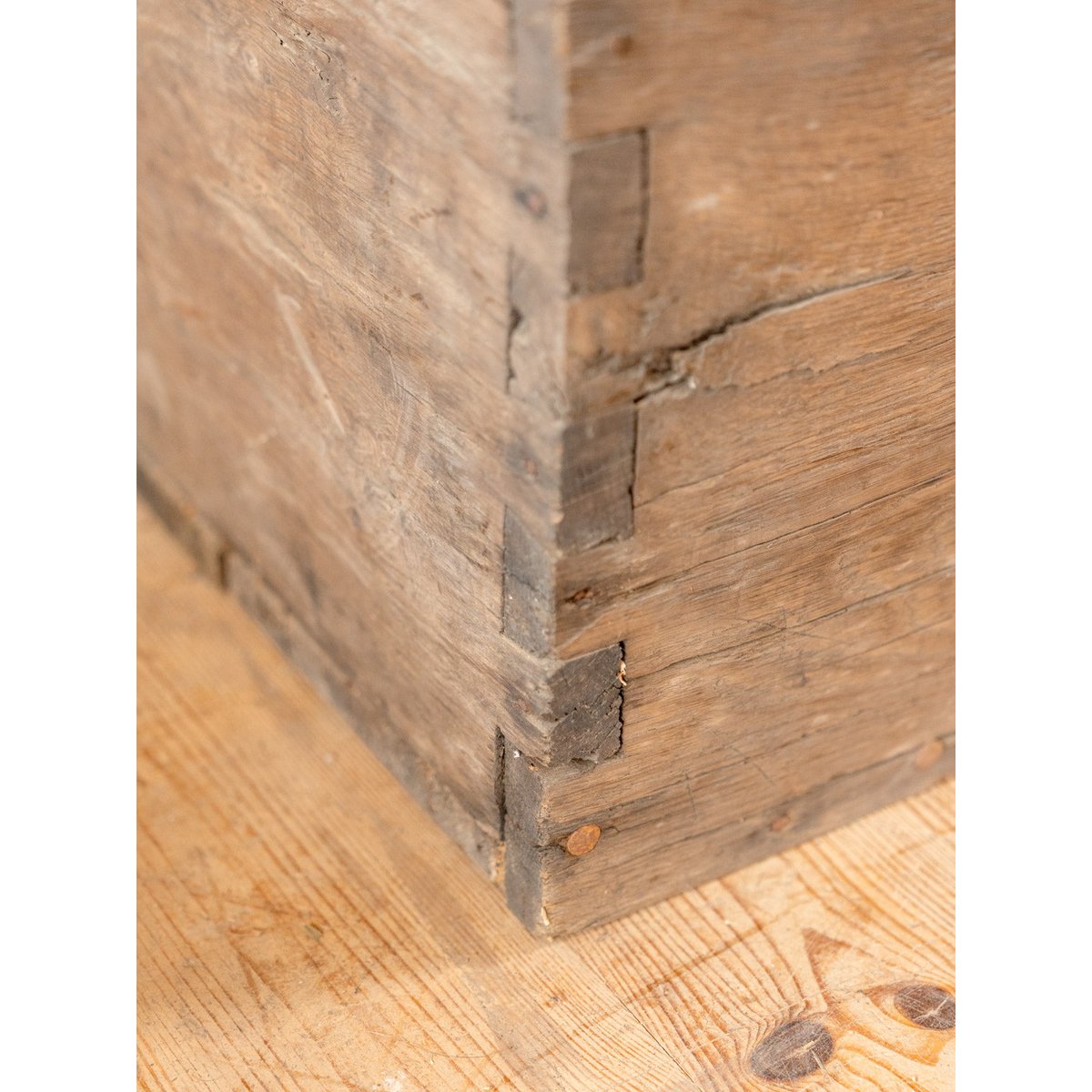 Coffre en bois Lucien N°166 - Bon état bois foncé, DEBONGOUT