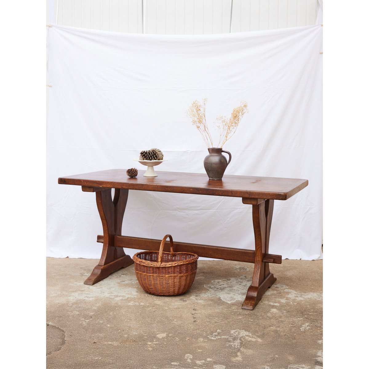 Table à manger en ébène massif Romy N°1448 - Bon état bois foncé, DEBONGOUT