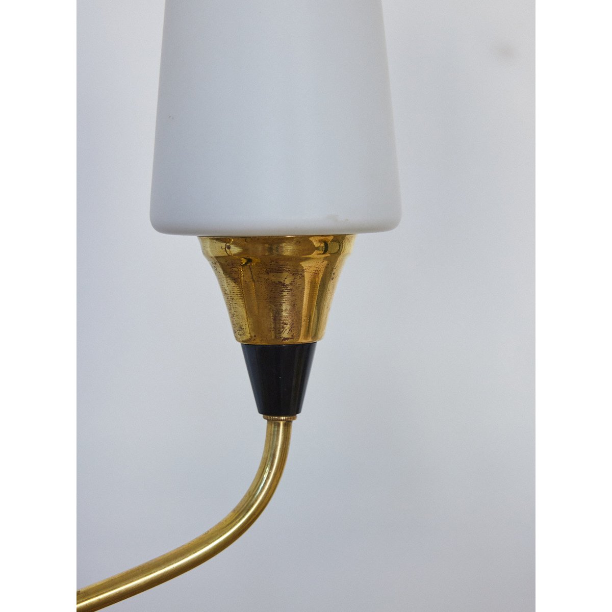Paire de lampe à poser en laiton Suzanne N°569 - Bon état blanc, DEBONGOUT