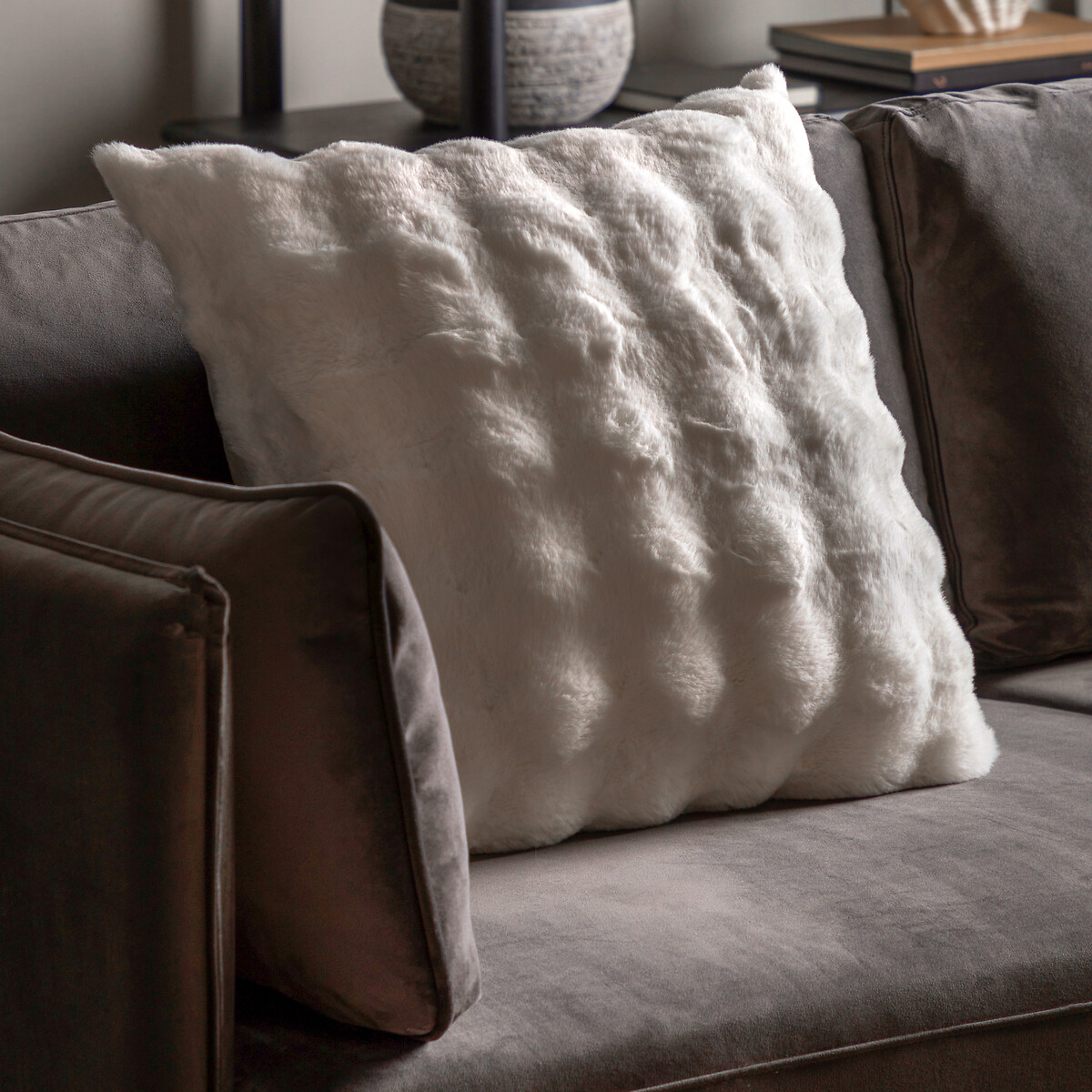 Mellow Rabbit Cushion cream, ÉDITÉ