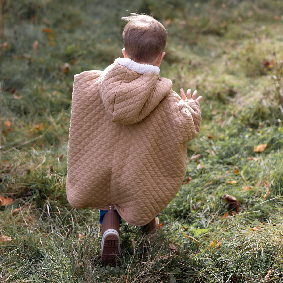 Poncho de voyage bébé pour siège auto - Dehors bien au chaud beige, BEMINI