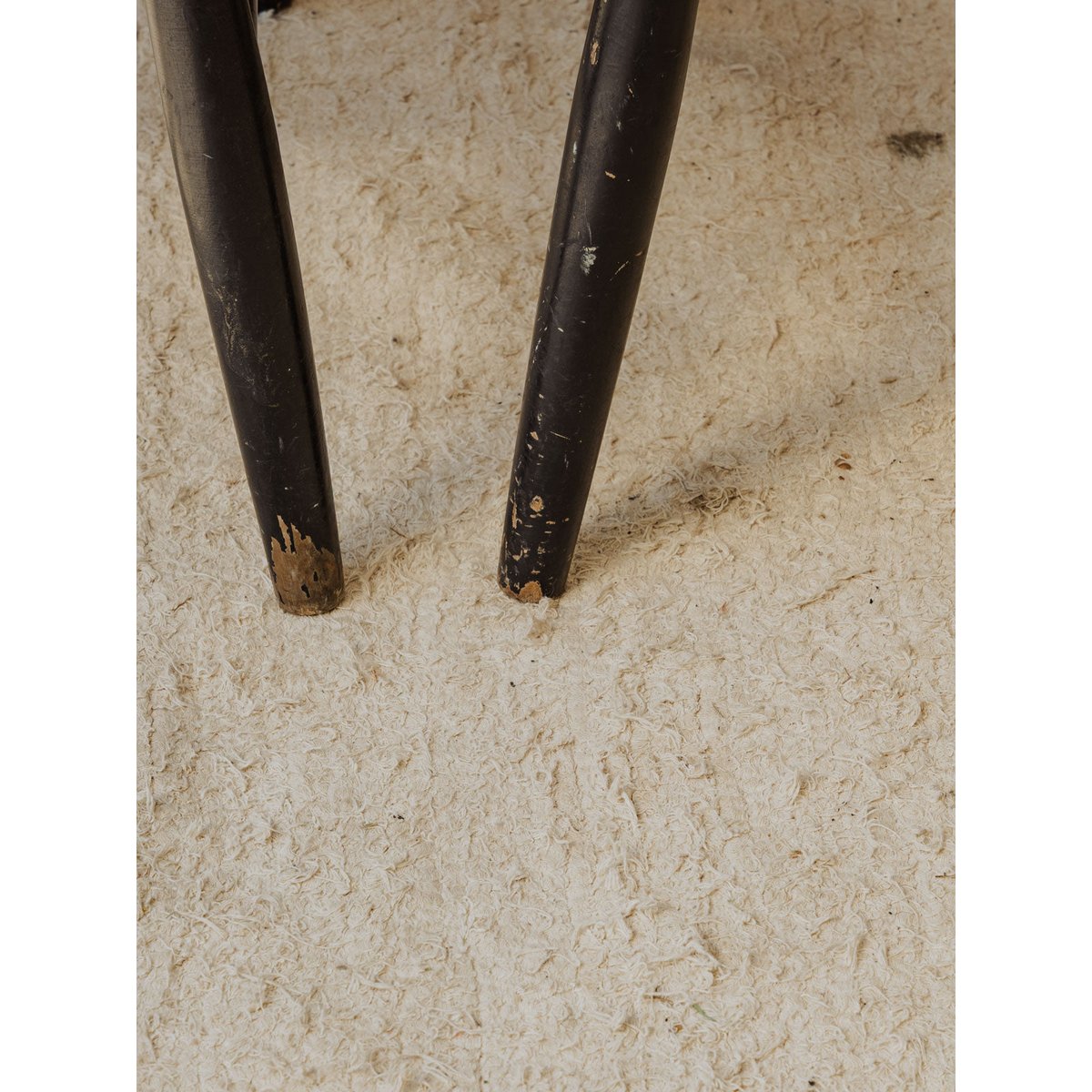Lot de 3 chaises en bois noir Claude N°1257 - Bon état noir, DEBONGOUT
