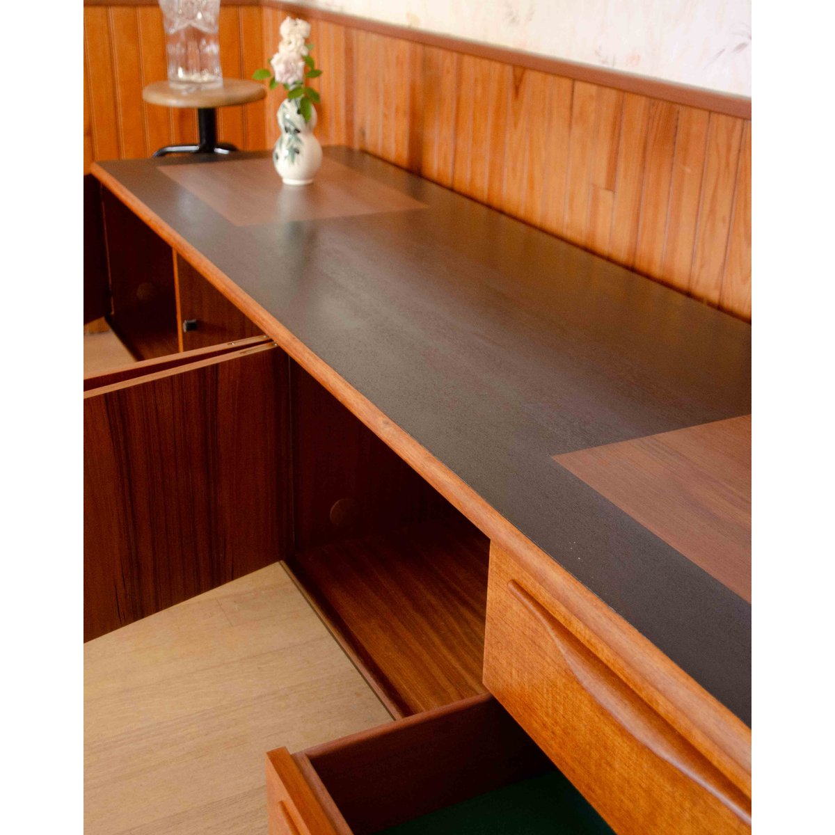 Grande enfilade noire et bois clair Margaret N°507 - Bon état bois clair, DEBONGOUT
