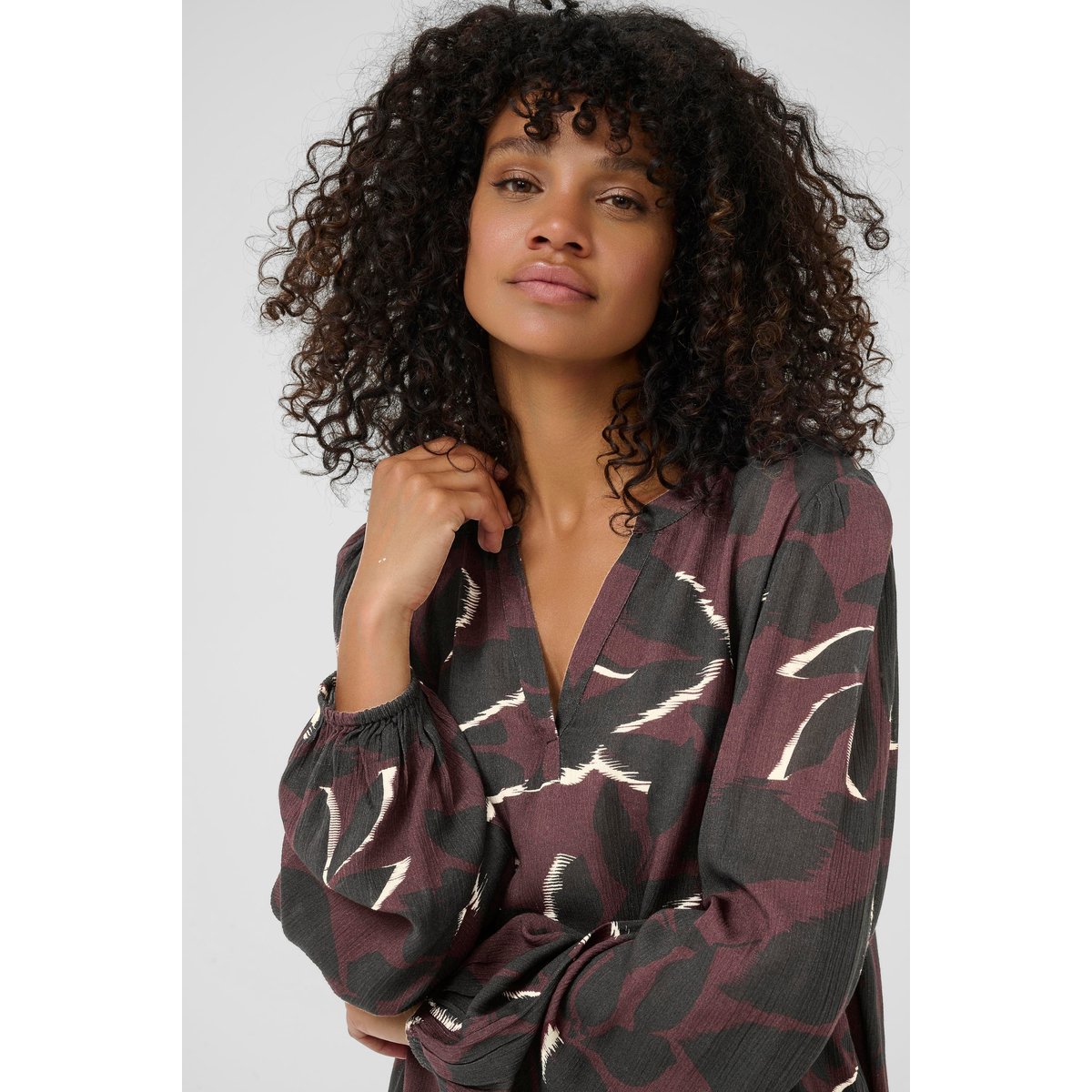 Blouse à manches longues rouge noir windsor wine/black flower, KAFFE