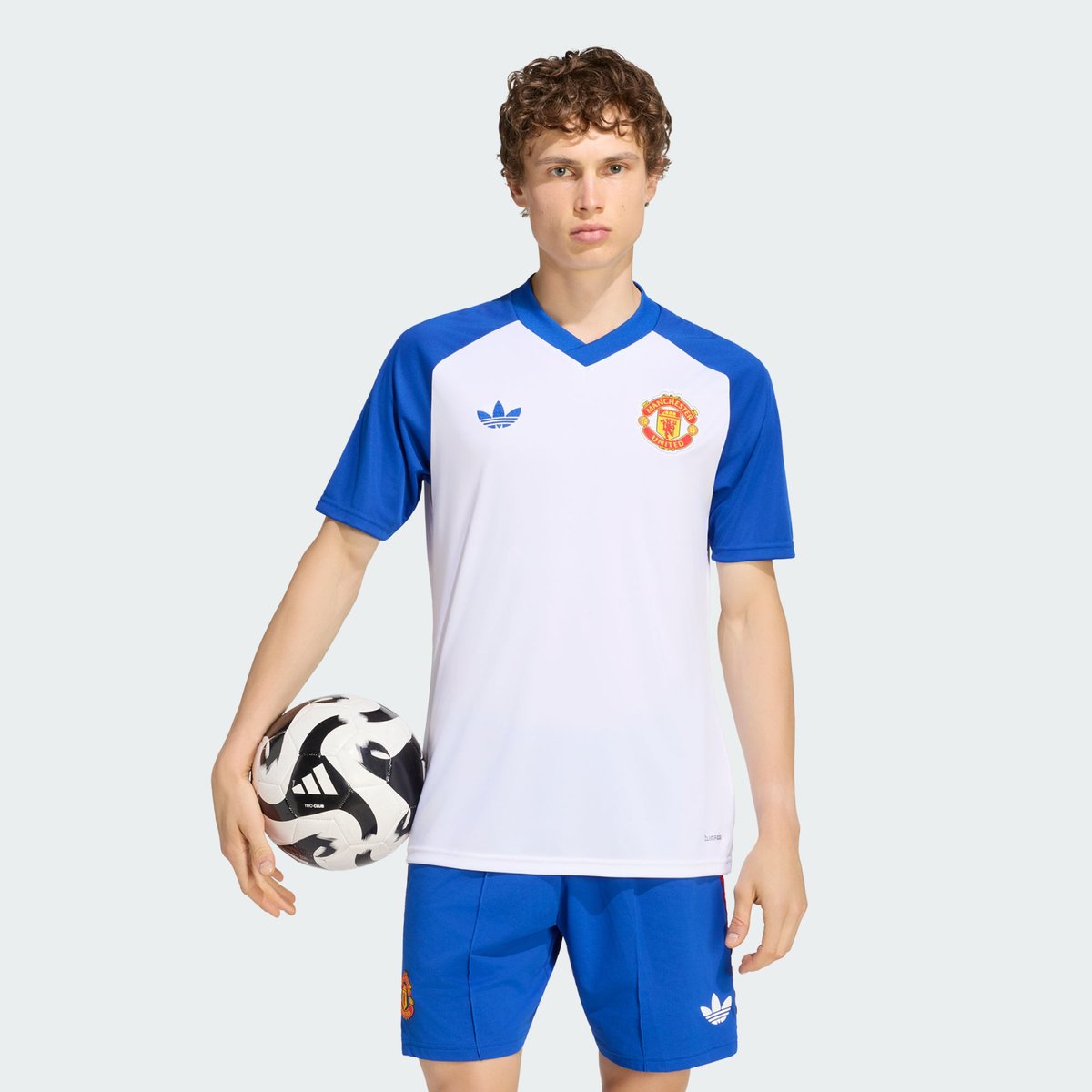 Maillot Pré-Match Manchester United 26/27 Maillot Pré-Match Manchester United 26/27 white / royal blue, adidas Performance