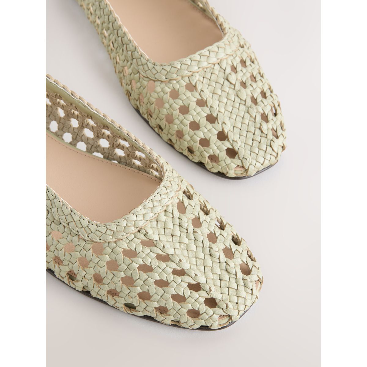 Chaussures tressées en cuir forever comfort® naturel, NEXT