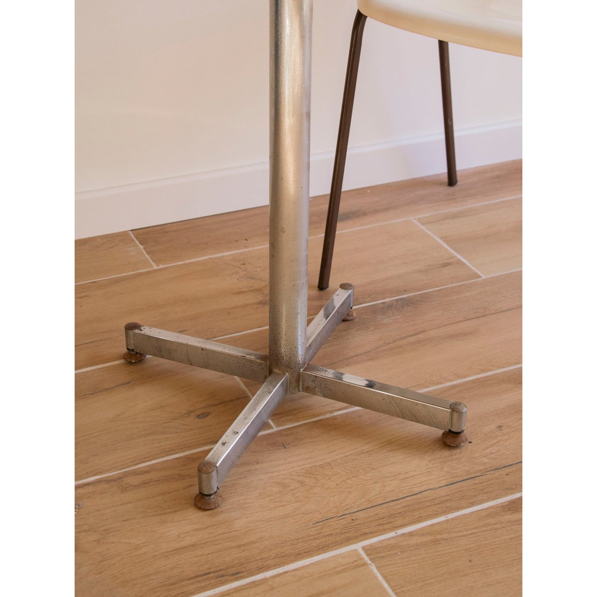 Table à manger en formica à rabats Karla N°1267 - Bon état bois foncé, DEBONGOUT