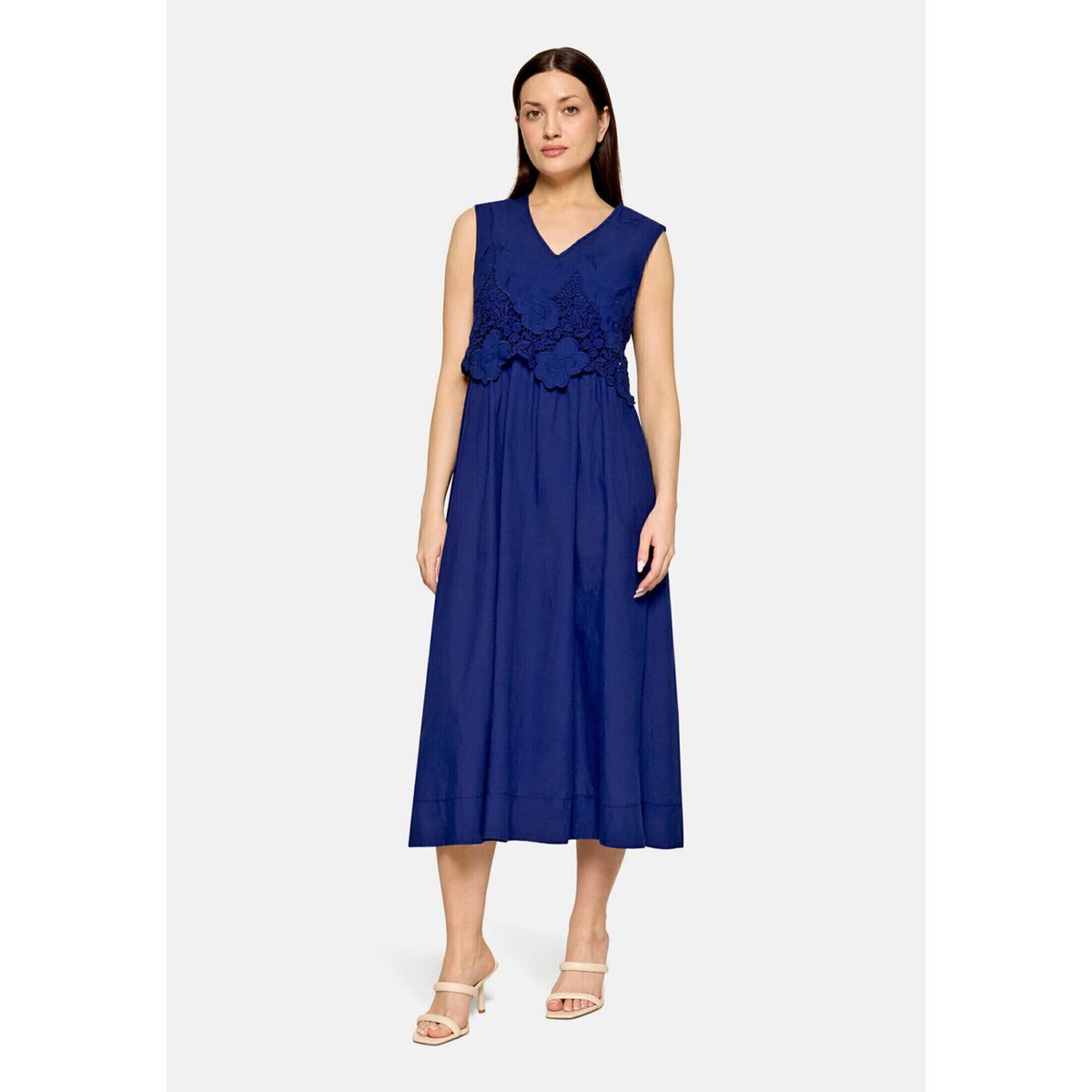 Robe longueur midi à encolure en v electric blue, BETTY BARCLAY