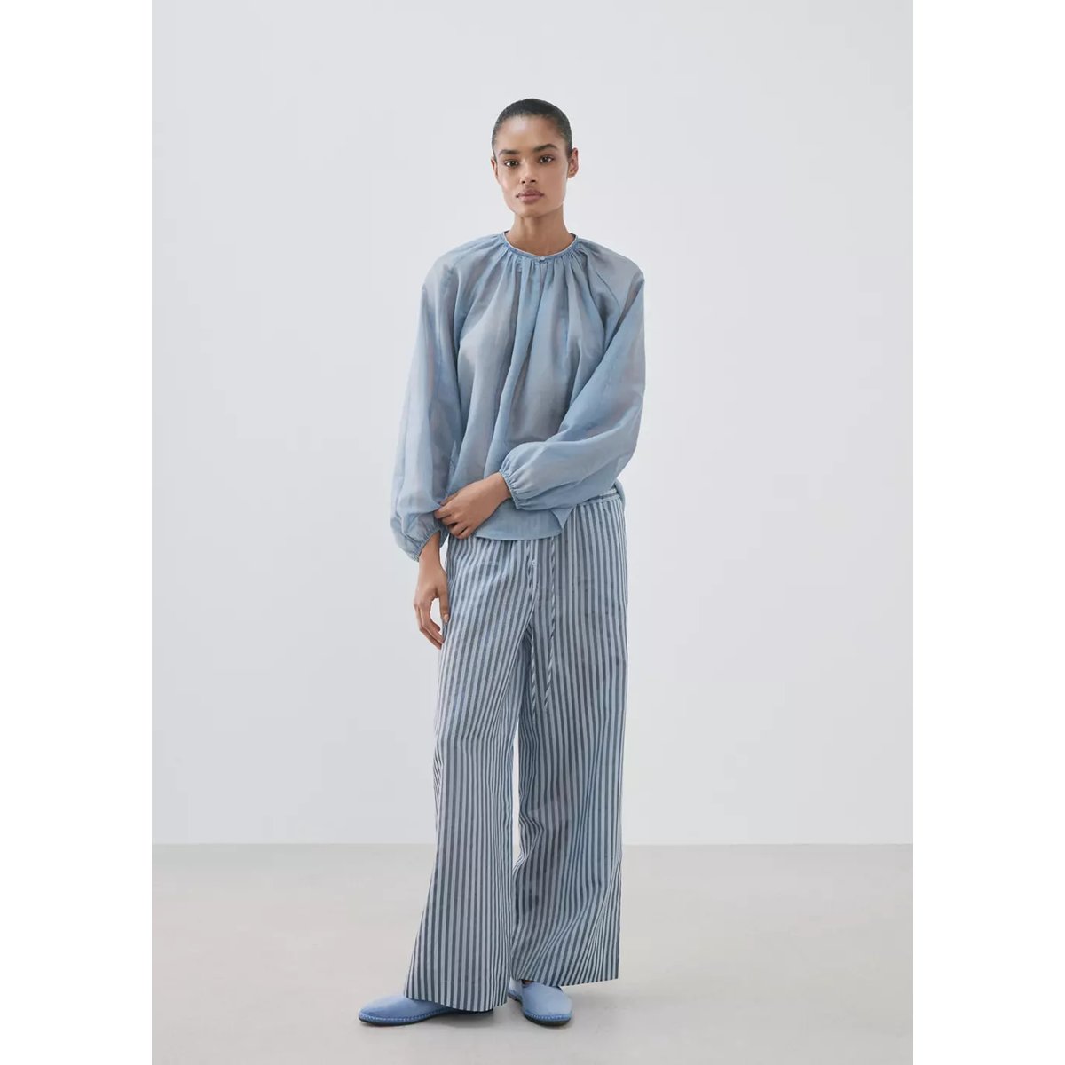 Chemise pyjama fluide en coton bleu, MANGO