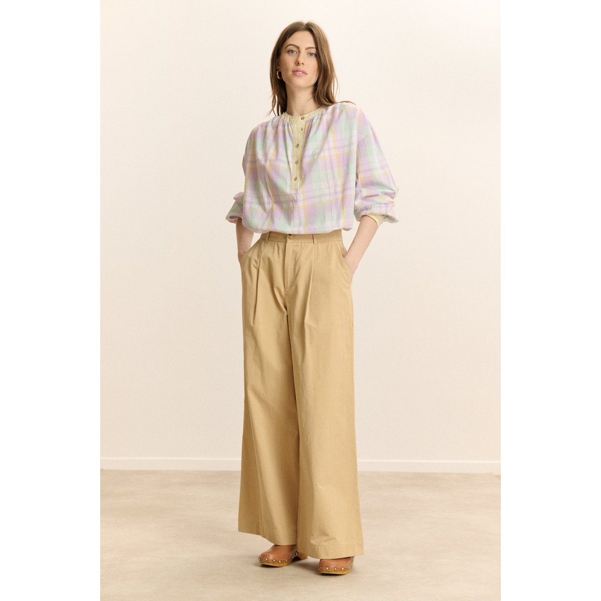 Pantalon large à pinces VOLTAIRE beige, GARANCE PARIS