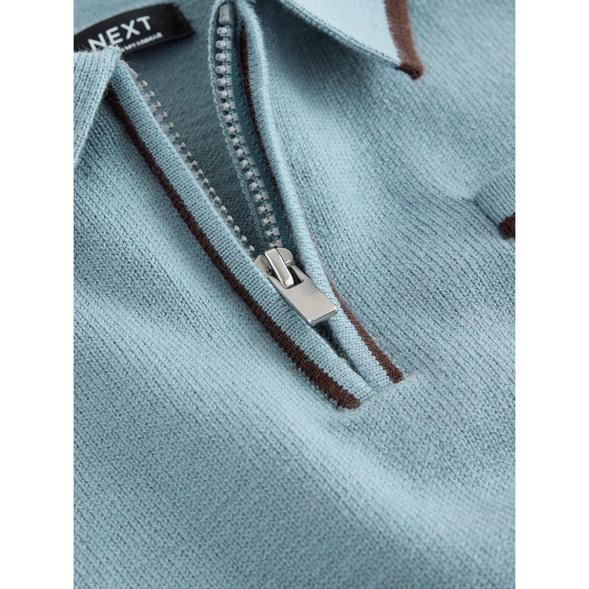 Polo en maille à col zippé et liserés bleu, NEXT