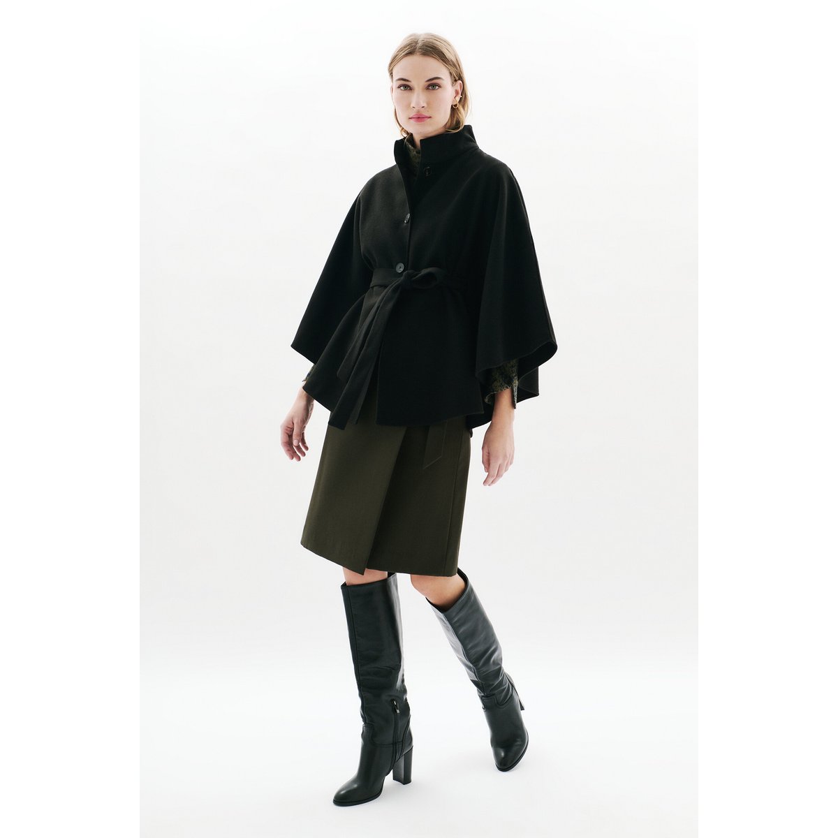 Poncho court col montant HACARO noir, CAROLL