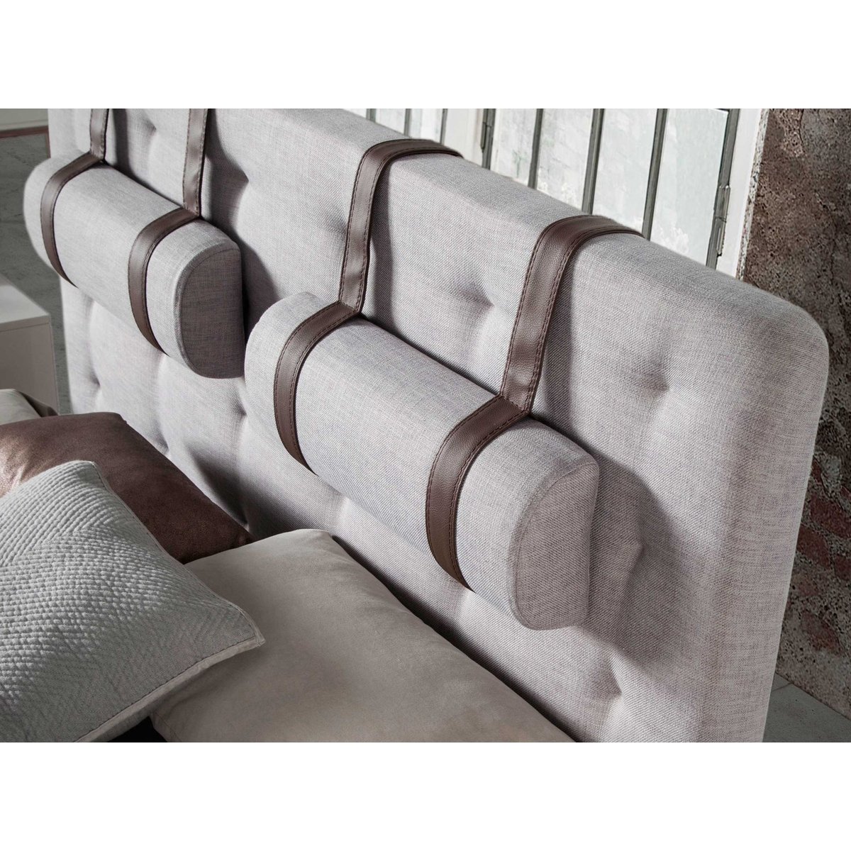 Lit tufté en tissu gris | noyer, ANGEL CERDA