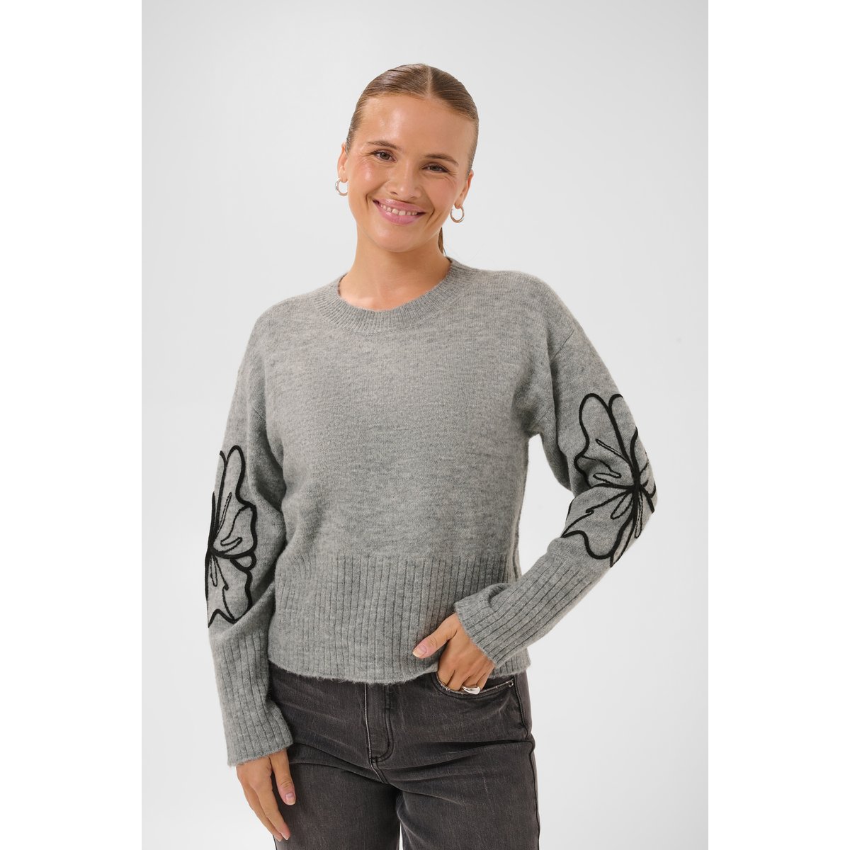 Pullover tricoté gris noir grey melange/black flower emb., KAFFE