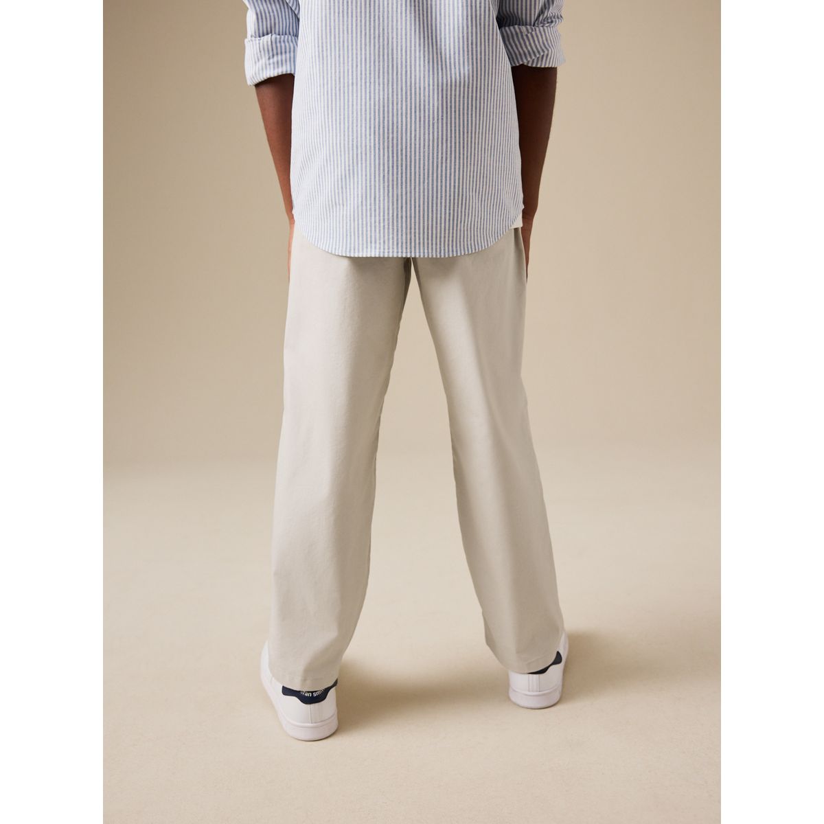 Pantalon chino stretch standard écru, NEXT