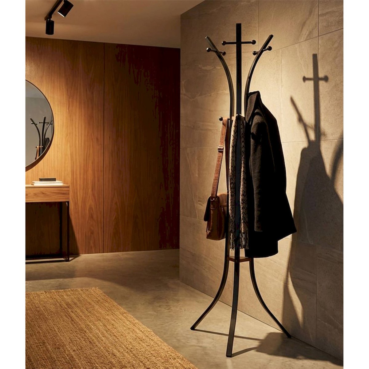 Porte-manteau sur pied en métal et chêne MODERN noir et bois brun, RECOLLECTION