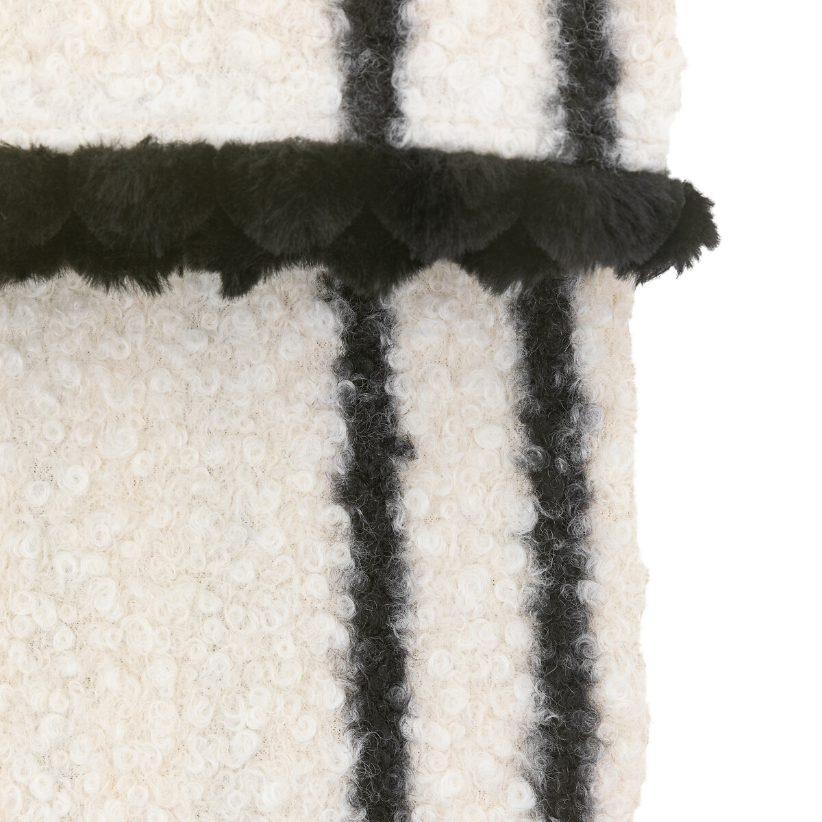 Scalloped Monochrome Throw cream, ÉDITÉ
