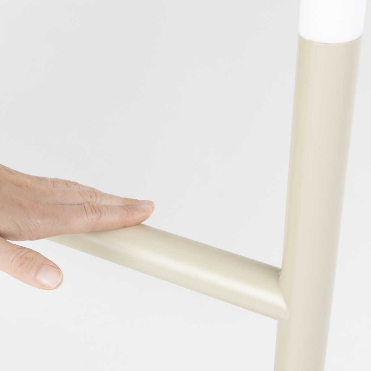 Lampadaire en métal- ARCH beige, ZUIVER