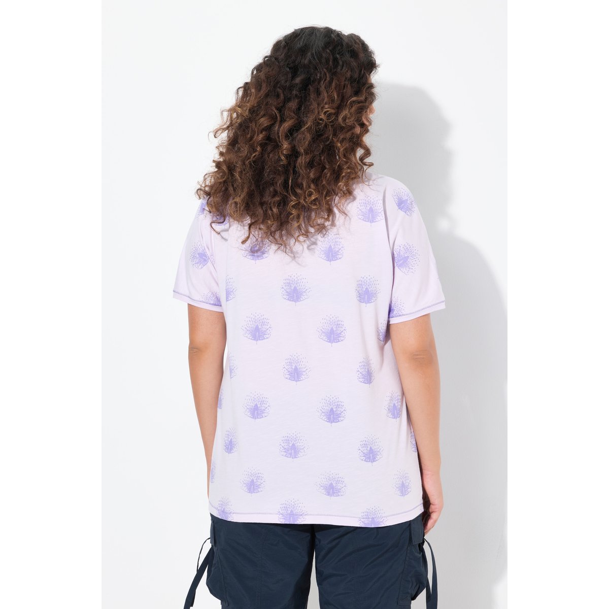 T-shirt oversize. Col V et manches courtes. lavande, ULLA POPKEN